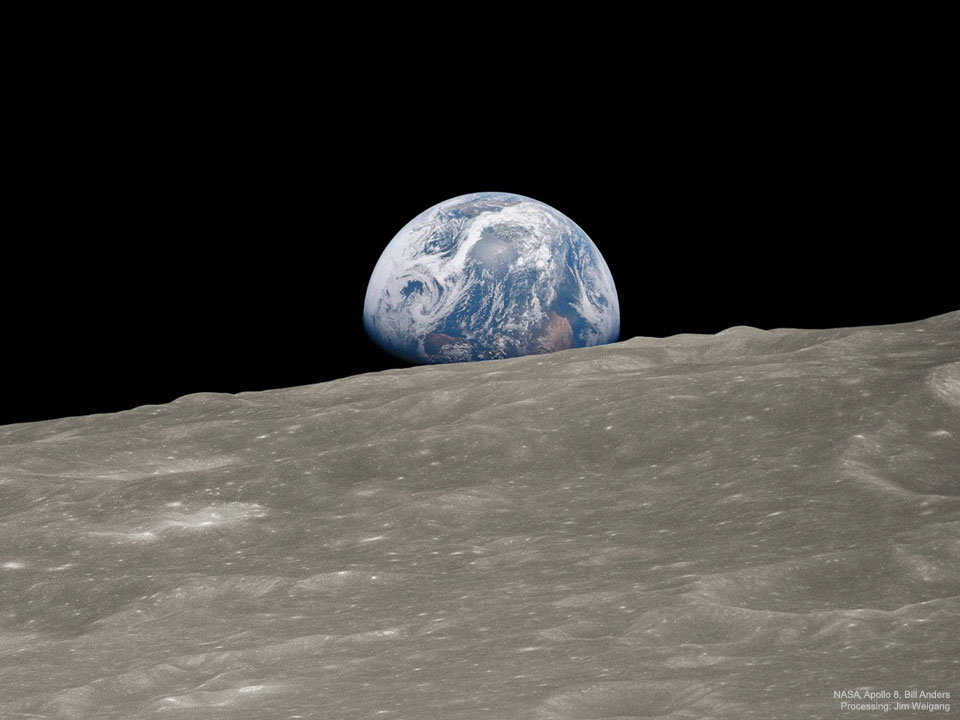 Earthrise1_Apollo8AndersWeigang_960.jpg