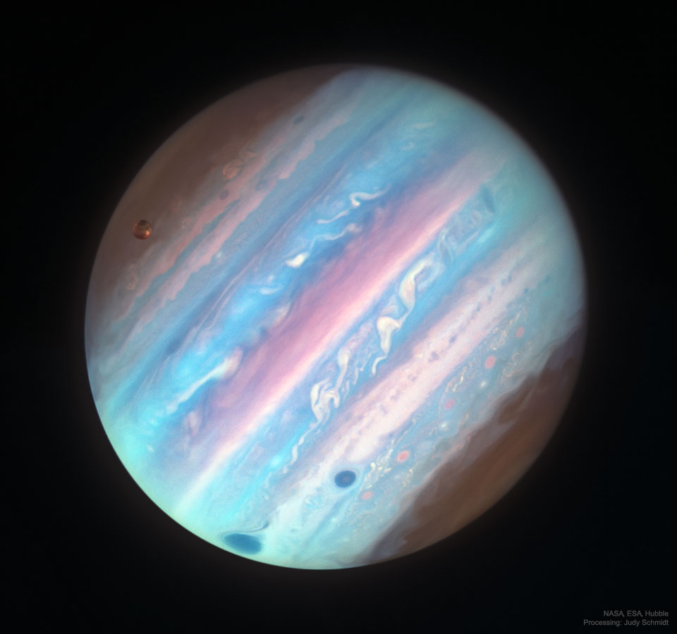JupiterUV_HubbleSchmidt_960.jpg