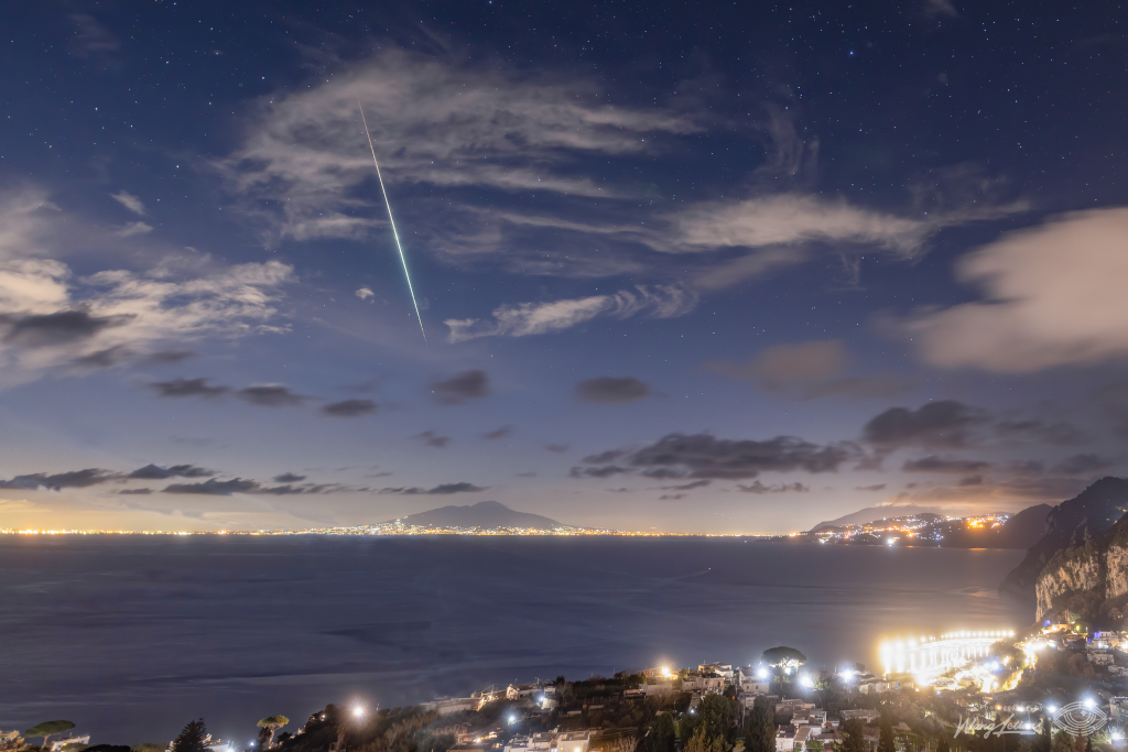 MeteorBayofNaples_V2_1024.jpg