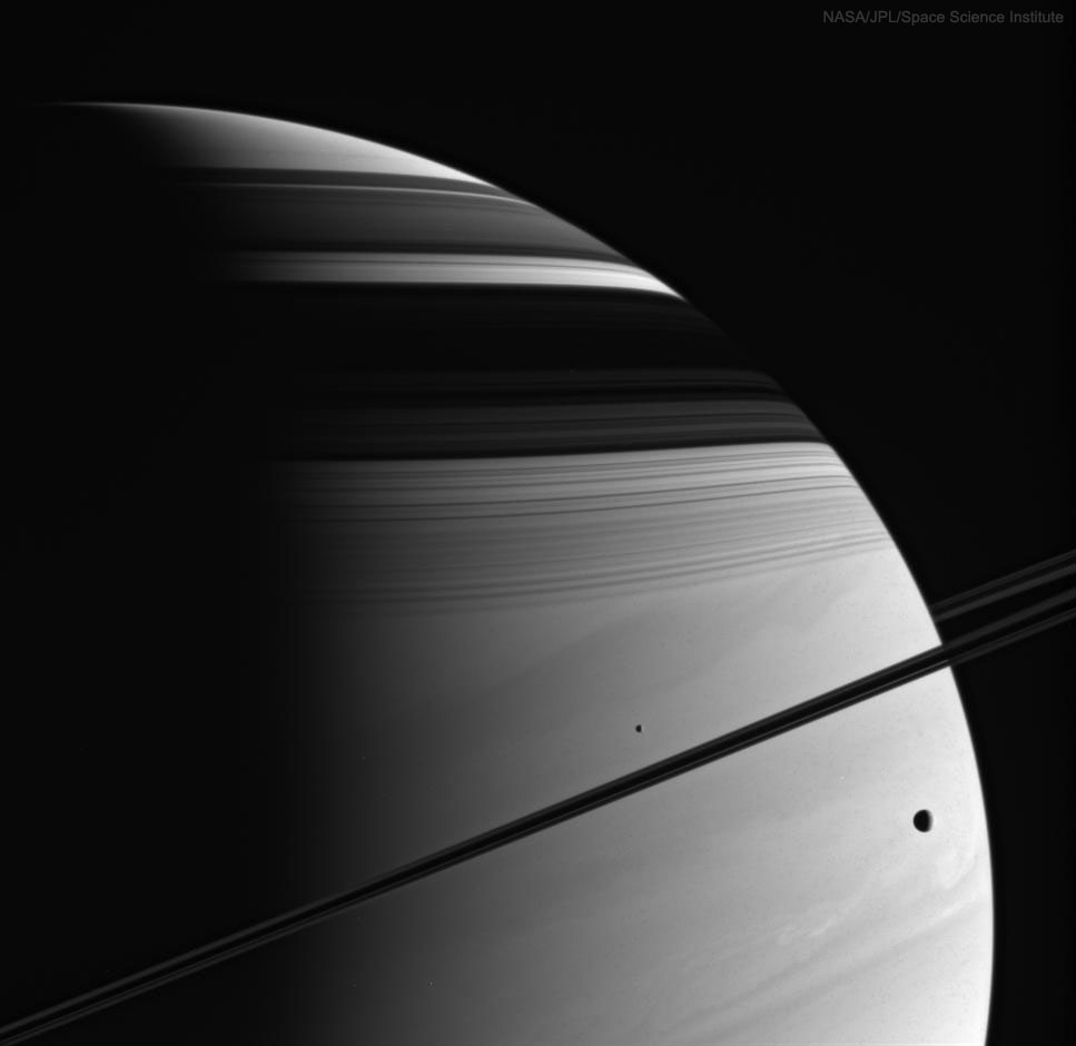 SaturnRingsMoons_Cassini_967.jpg