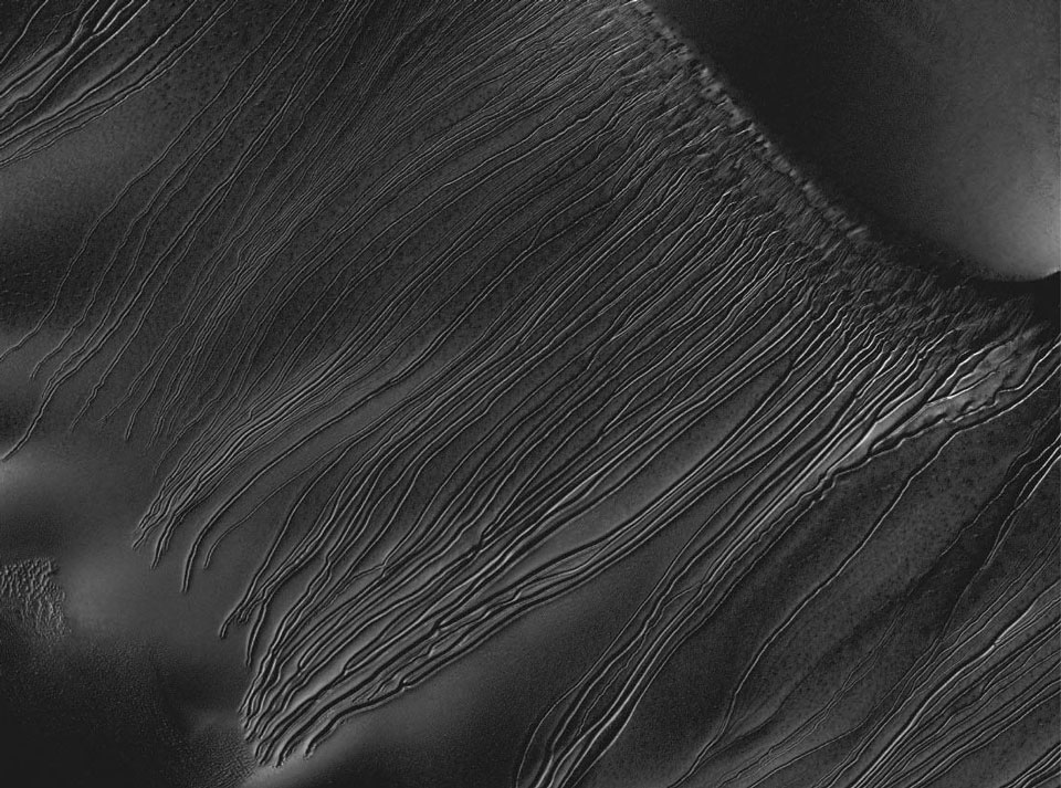 lineargullies_hirise_960.jpg