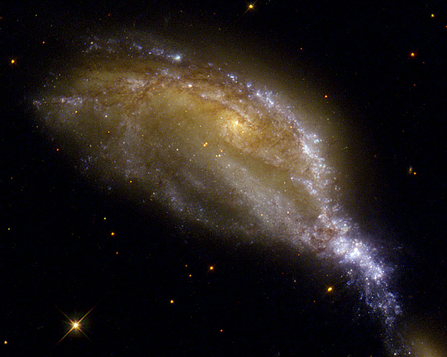 ngc6745_hst_900.jpg