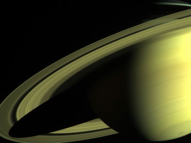 saturn2_cassini.jpg