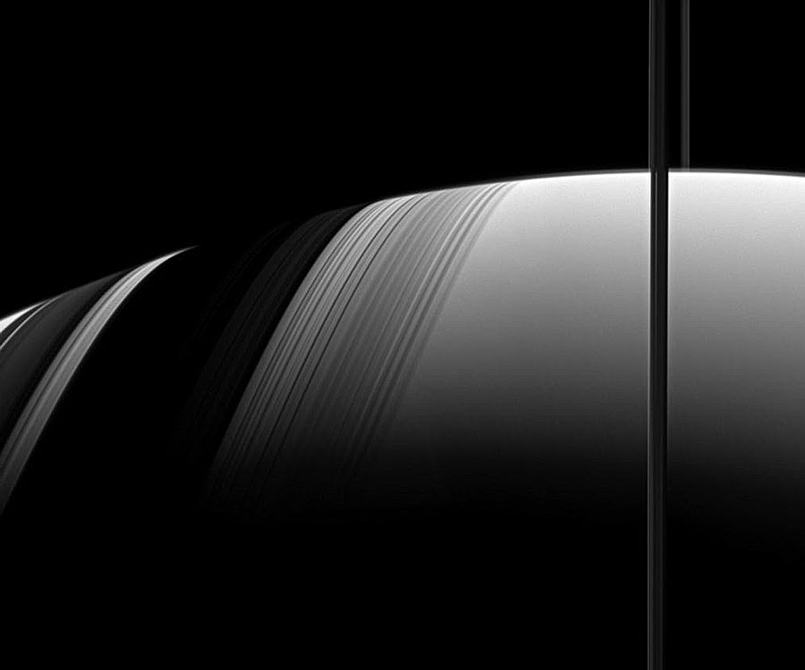 saturn9_cassini_900.jpg